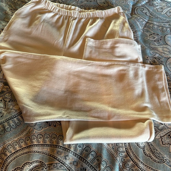 Lands End 58%cotton, 41% polyester, 1% spandex off white long pants, 2 pockets. - Picture 1 of 8